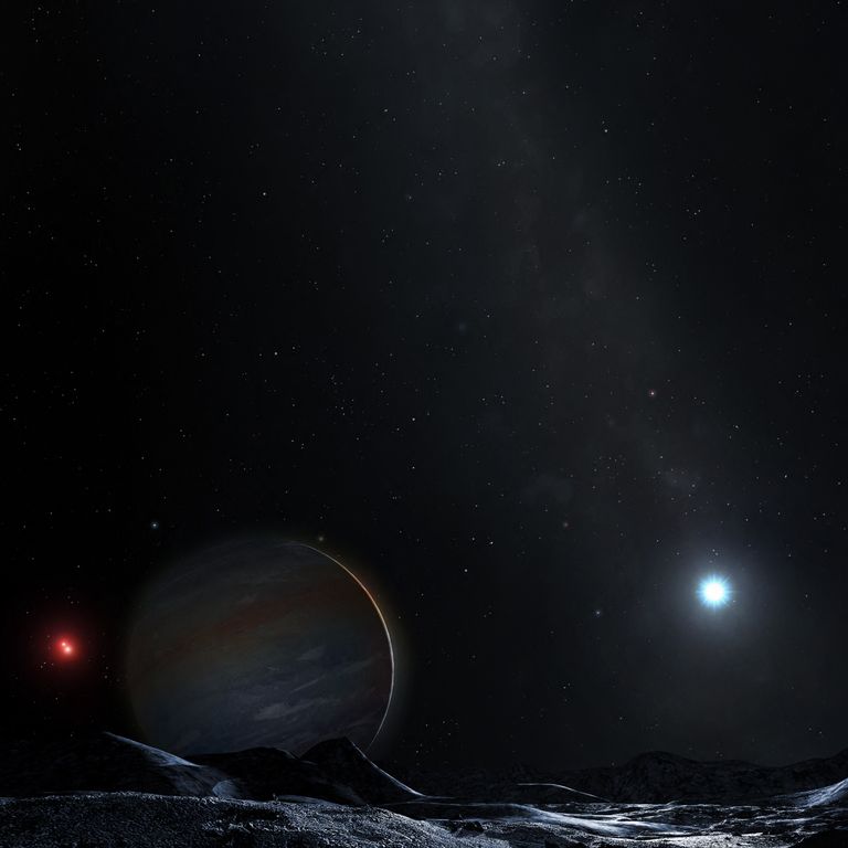 Un sistema a stelle triple