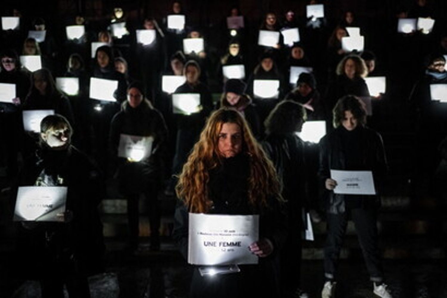 Manifestazione contro i femminicidi in Francia