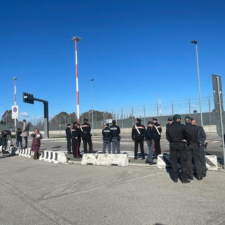 Aeroporto di Venezia. Attesa per l'arrivo di Turetta&nbsp;
