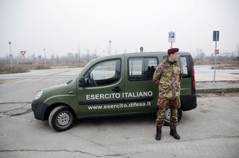 Esercito Italiano impegnato nel disinnesco di un ordigno bellico