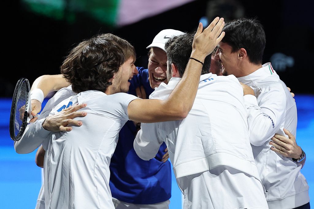 L'esultanza degli azzurri del tennis a Malaga