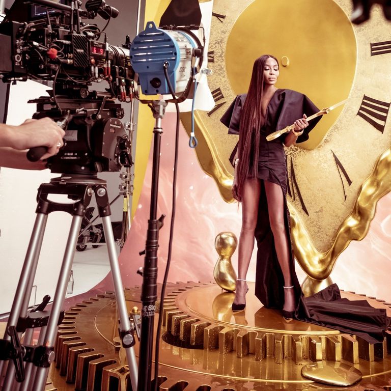 Dal backstage del Calendario Pirelli 2024 di Prince Gyasi&nbsp;