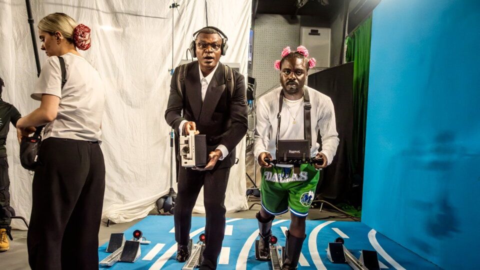 Dal backstage del Calendario Pirelli 2024 di Prince Gyasi&nbsp;