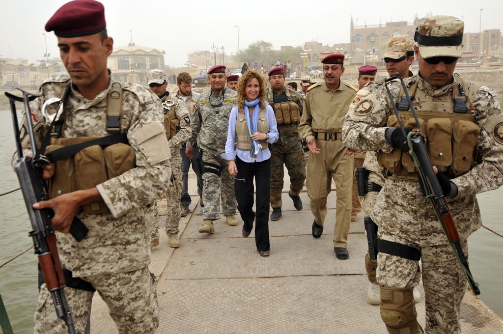 Anna Prouse col capo della polizia Sabah