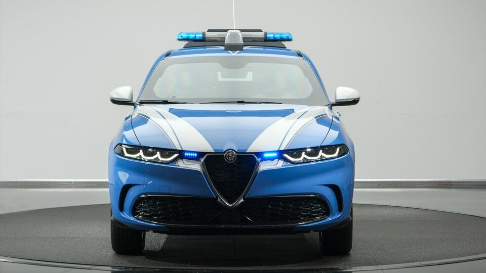 La nuova &quot;Pantera&quot; della Polizia Alfa Romeo Tonale