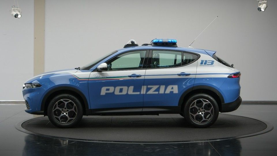 &nbsp;La nuova &quot;Pantera&quot; della Polizia Alfa Romeo Tonale