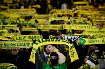 Tifosi del Nantes ieri allo stadio nella partita contro il Nizza