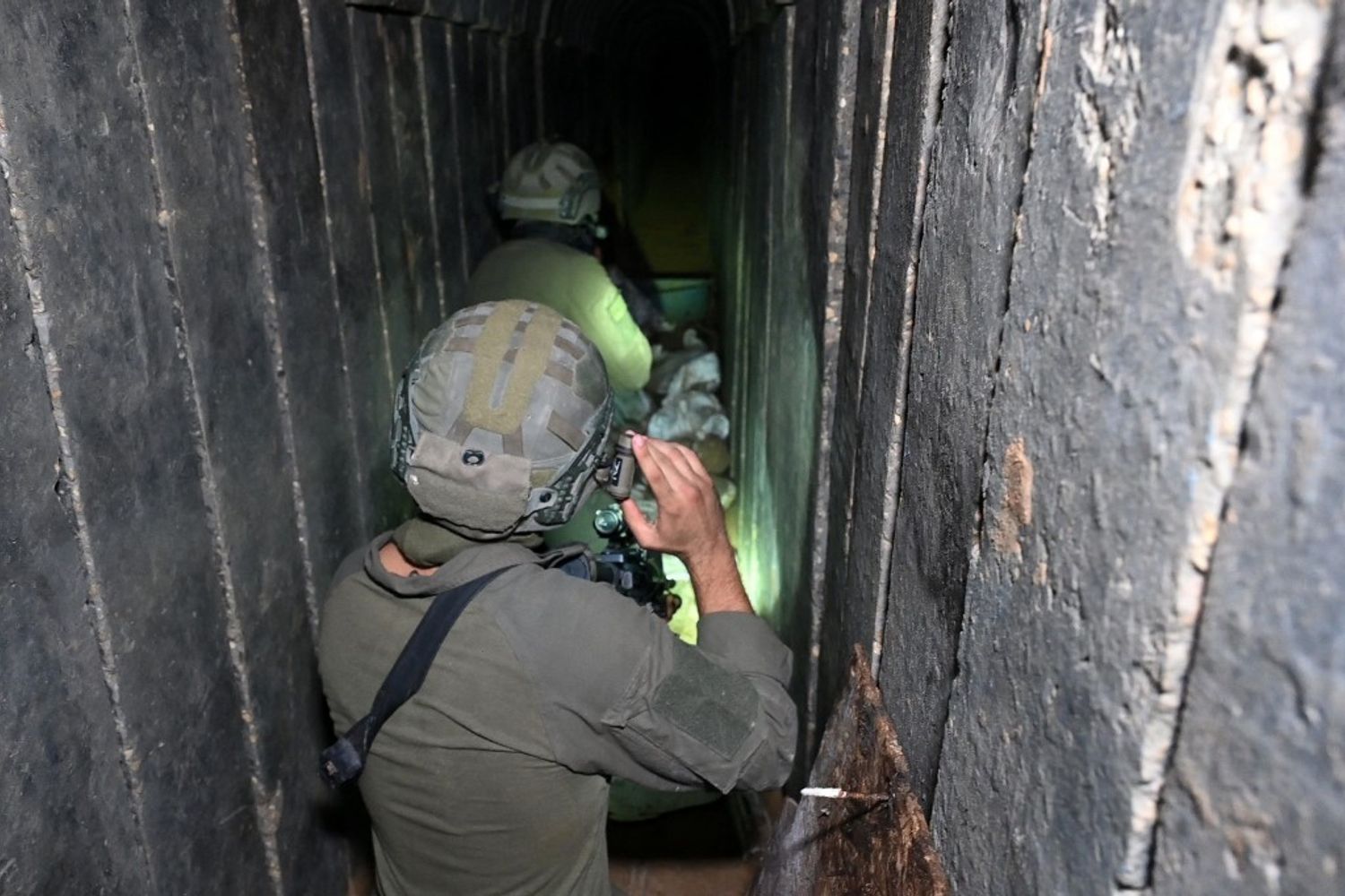 Un tunnel scavato dai militanti di Hamas nel complesso ospedaliero di Al-Shifa a Gaza City