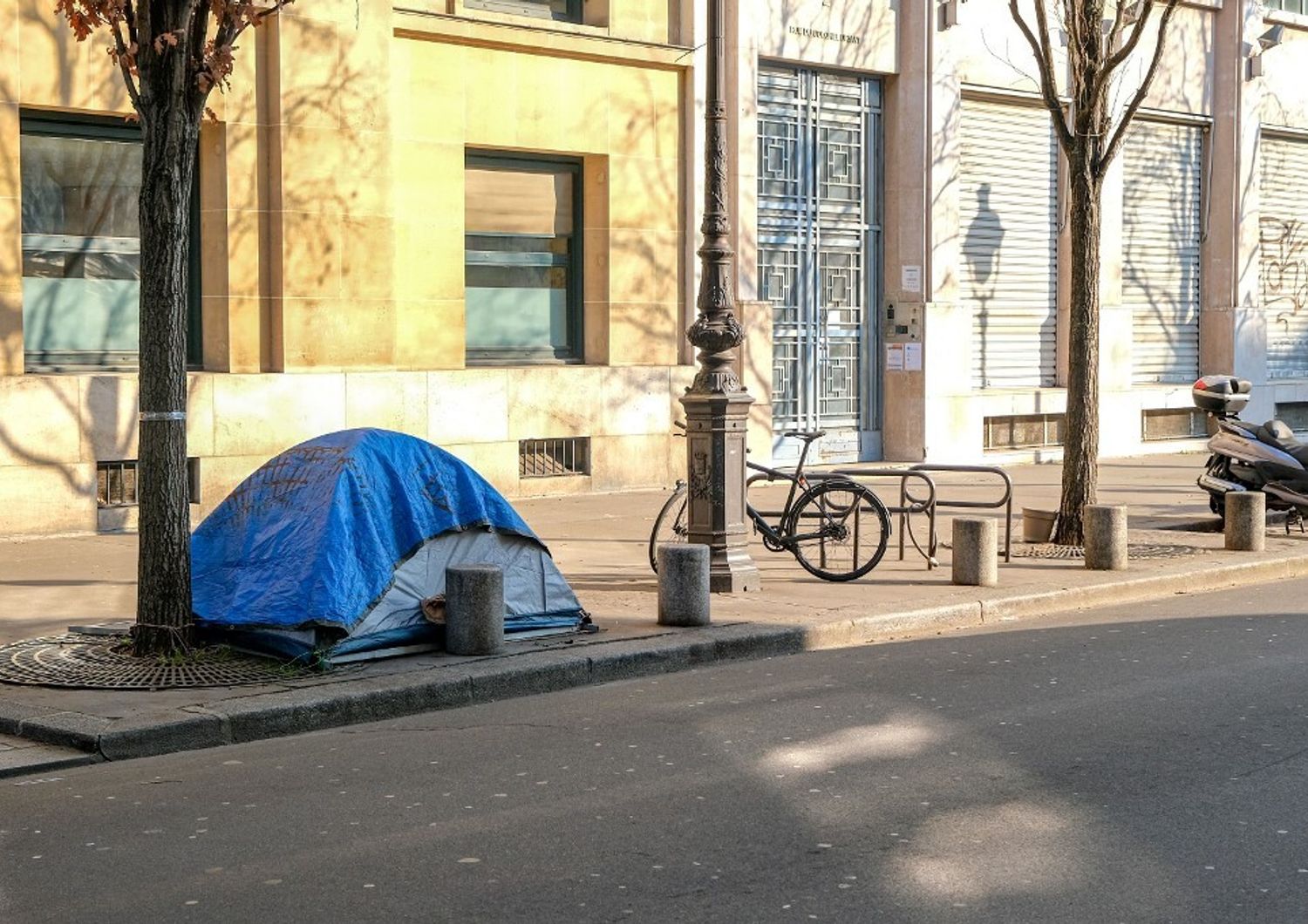 francia a parigi boom&nbsp; senza tetto un terzo sono minori
