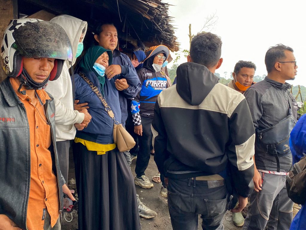 Famigliari dei dispersi e soccorritori