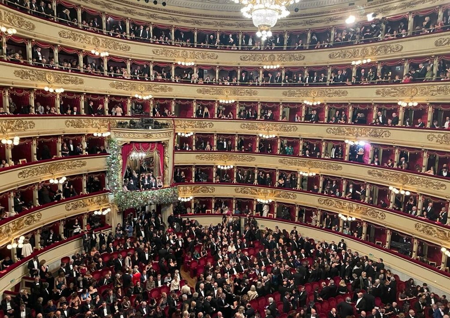 milano scala prima teatro arrivo personalita