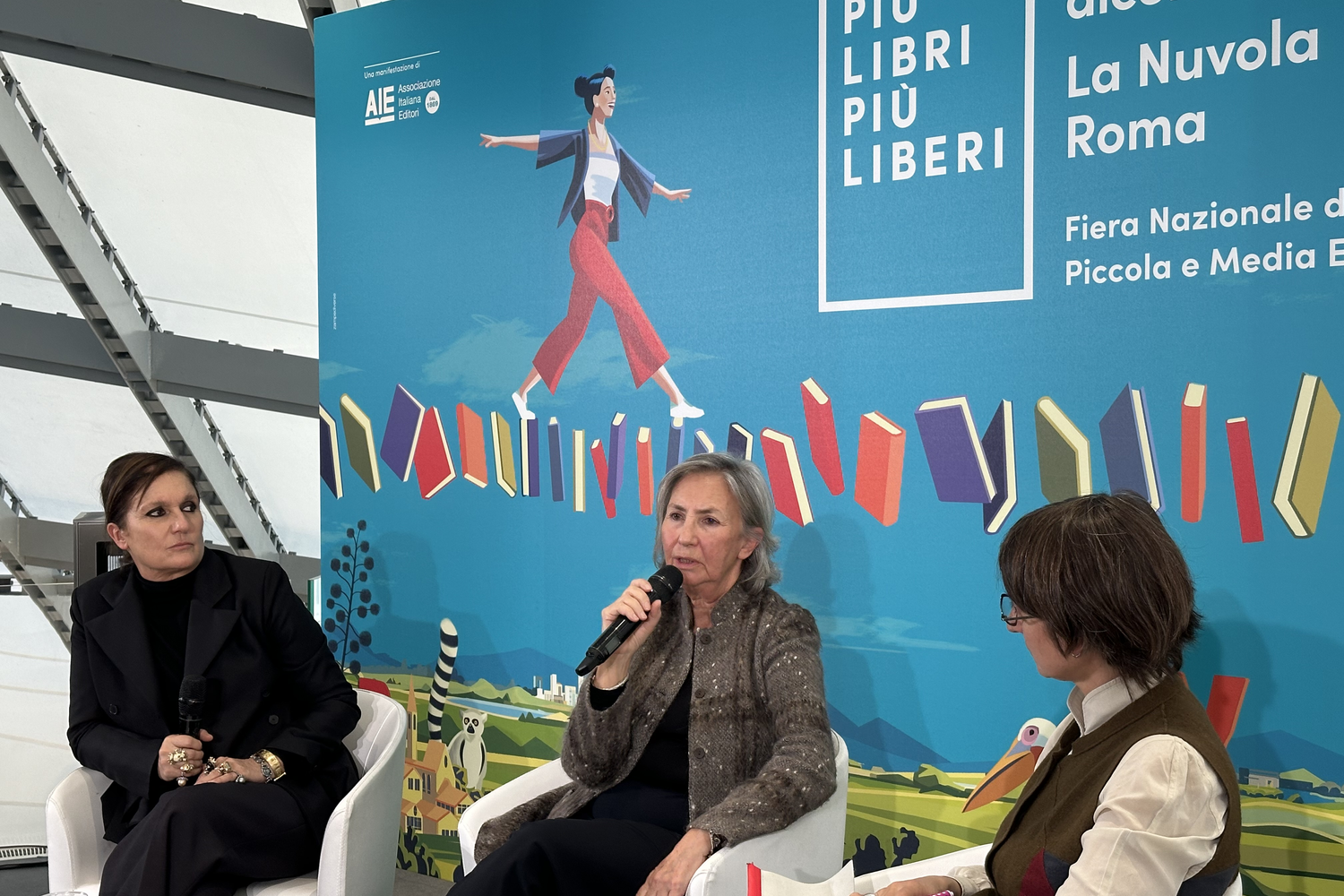 &nbsp;Maria Grazia Chiuri, Teresa Cremisi e Chiara Valerio sul palco di 'Pi&ugrave; Libri pi&ugrave; liberi'