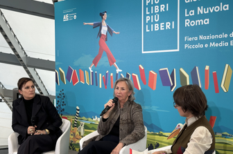 &nbsp;Maria Grazia Chiuri, Teresa Cremisi e Chiara Valerio sul palco di 'Pi&ugrave; Libri pi&ugrave; liberi'