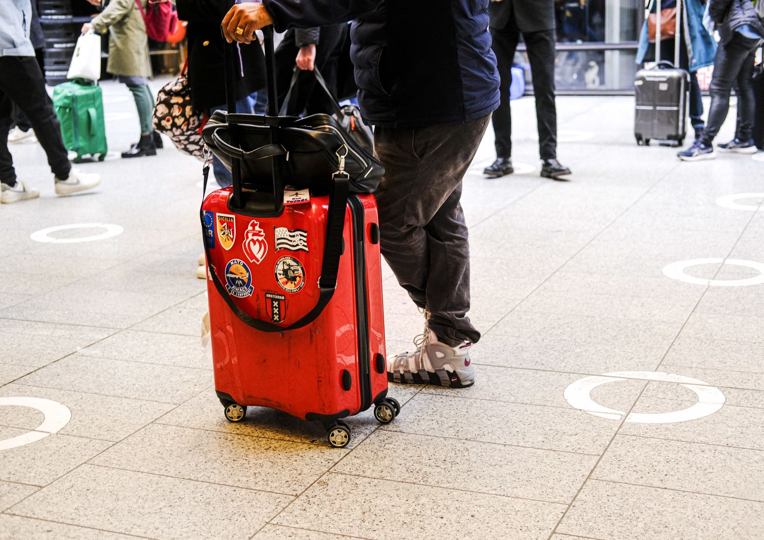 Passeggeri alla stazione&nbsp;