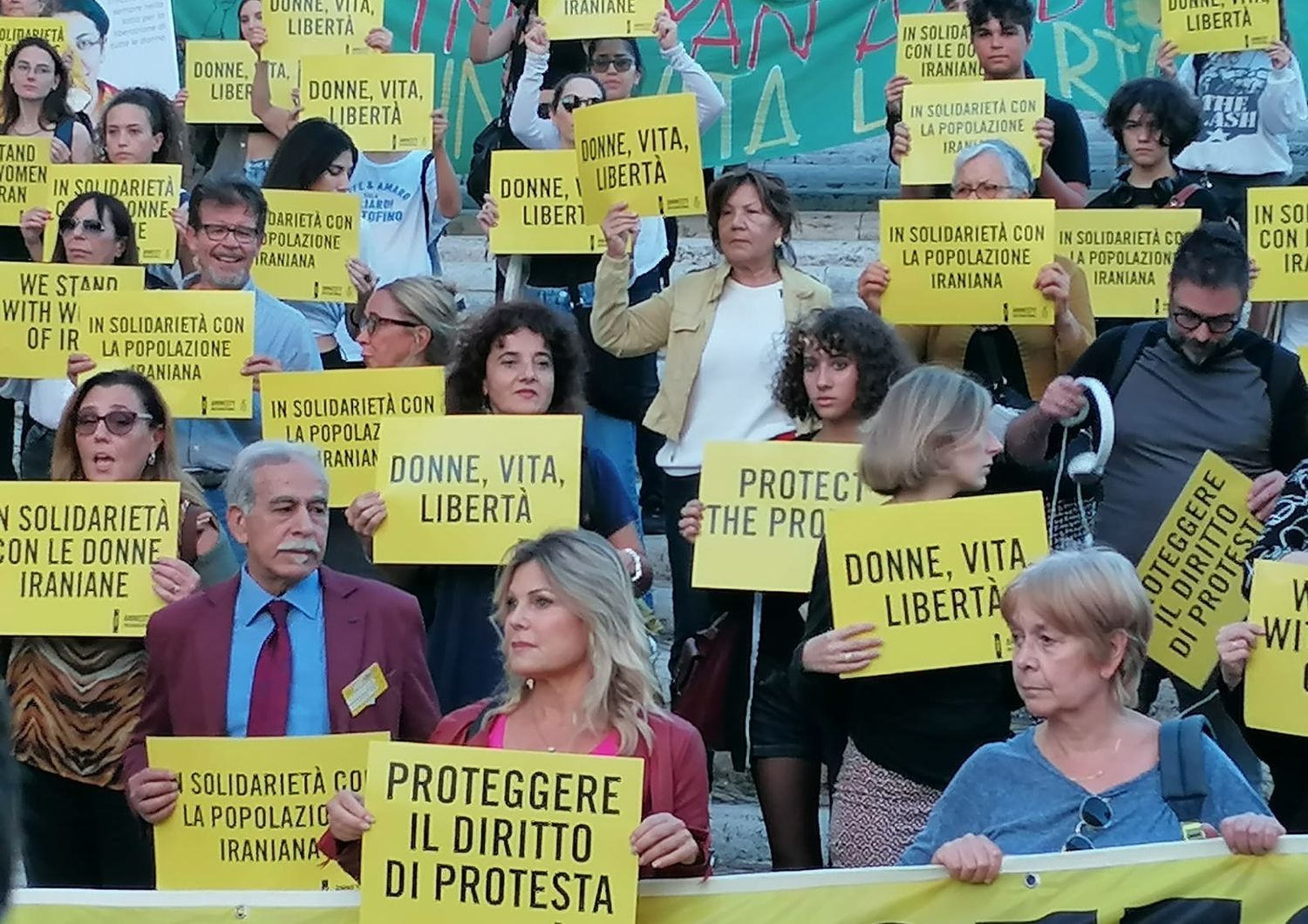 Manifestazione a Roma per le donne iraniane