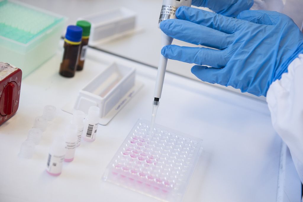 Test su allergeni in laboratorio