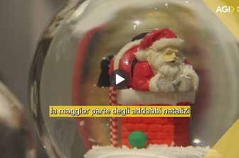 villaggio babbo natale cina addobbi yiwu