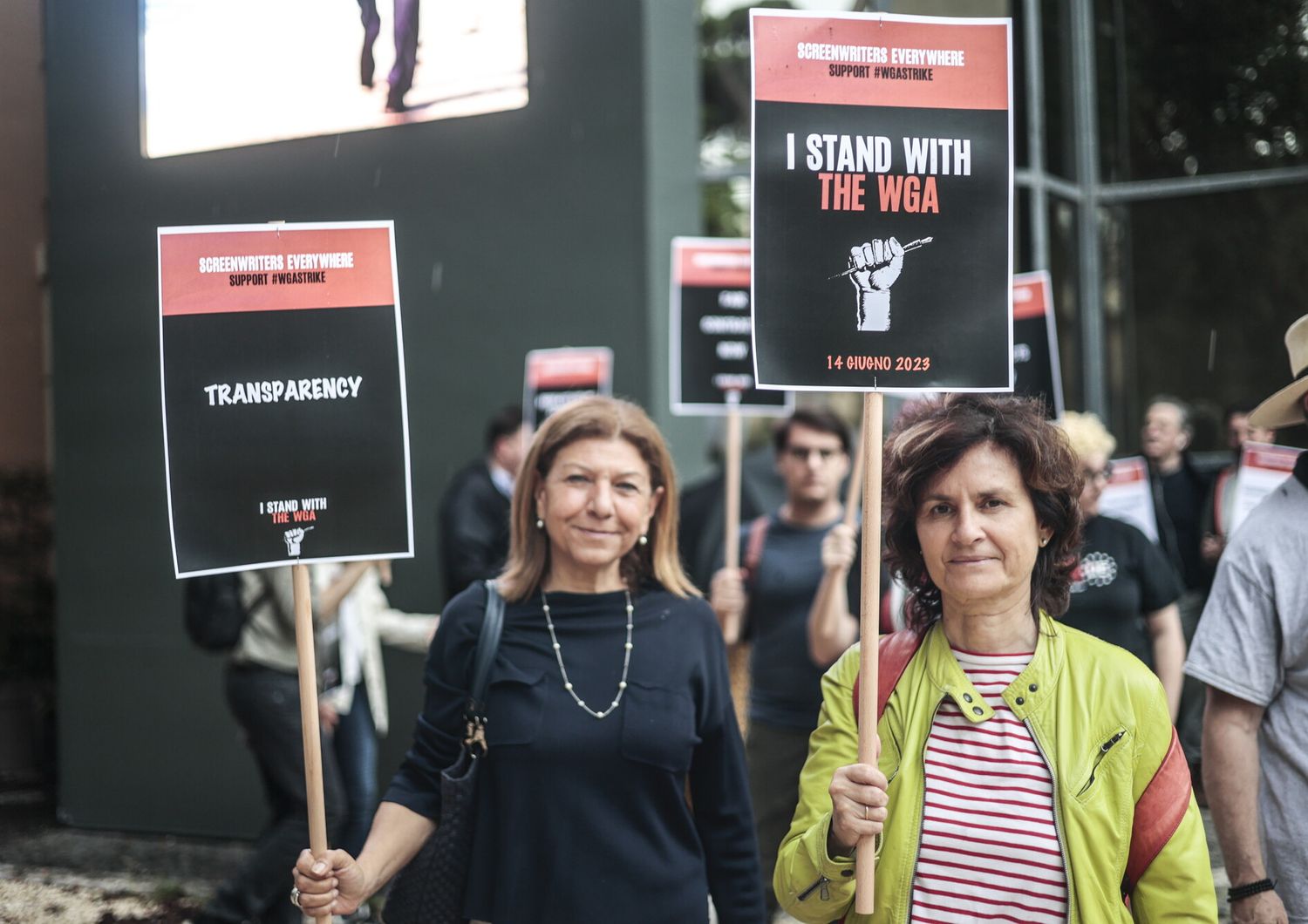 La manifestazione di solidariet&agrave; della Wgi con i colleghi statunitensi