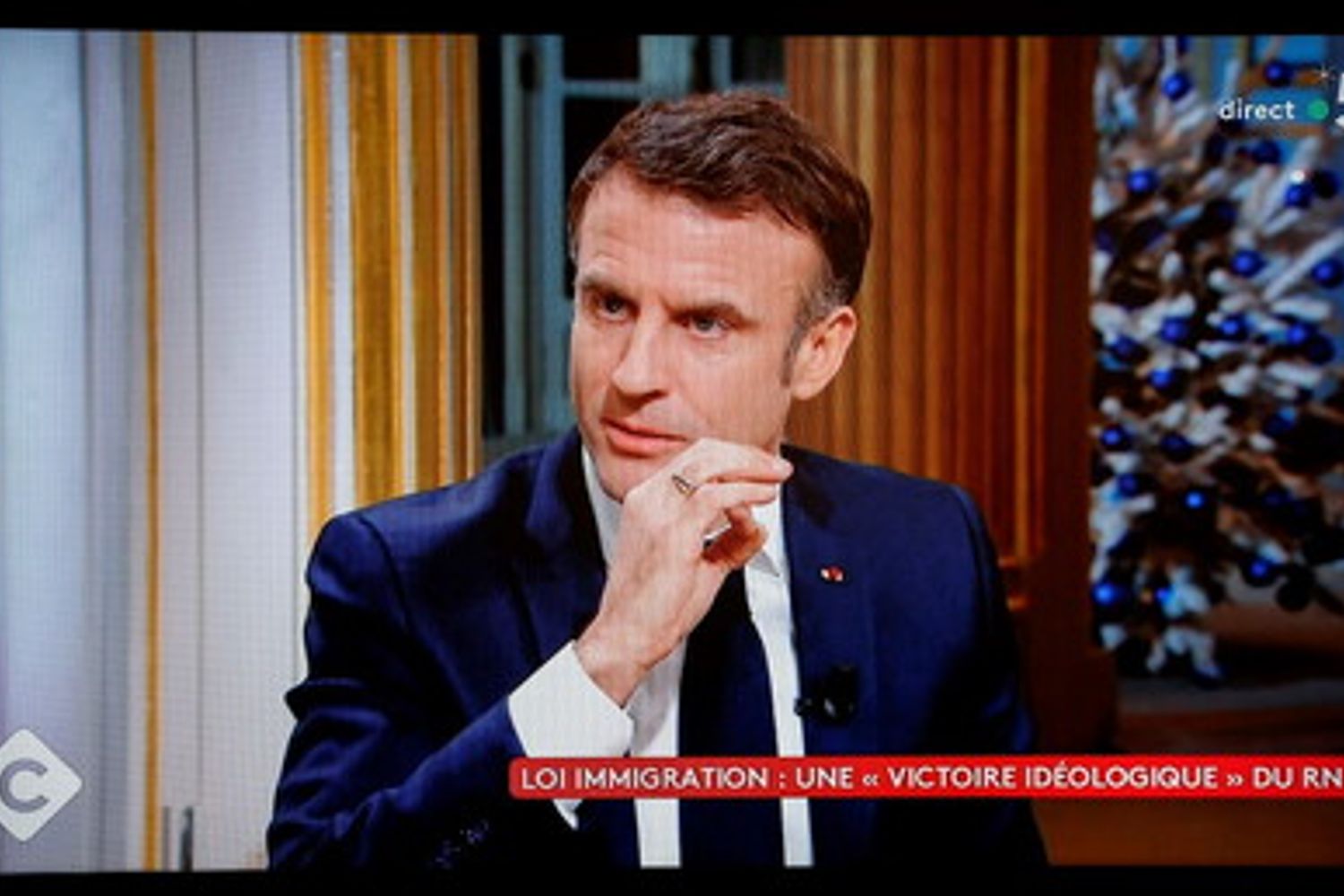 Macron ospite del programma &quot;C a vous&quot;