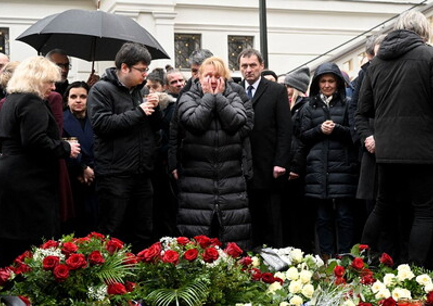 praga sparatoria universit&agrave; centro morti feriti suicidio