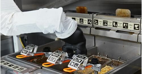 Lo chef robotizzato di Miso Robotics ai fornelli