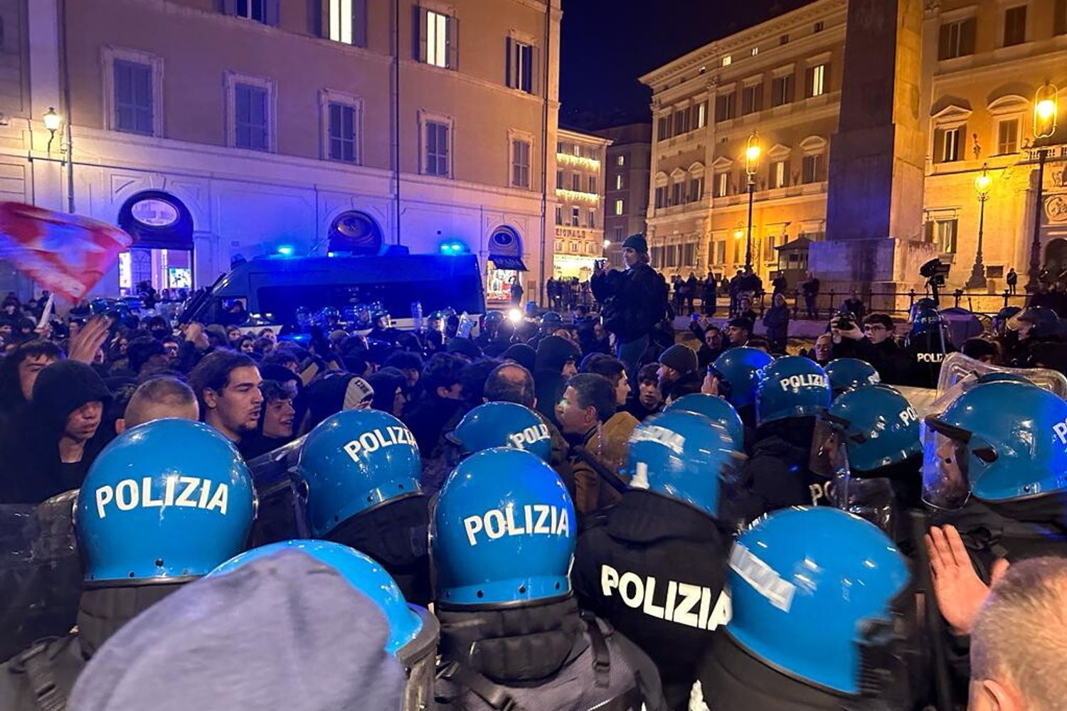 Studenti protestano davanti Montecitorio&nbsp;