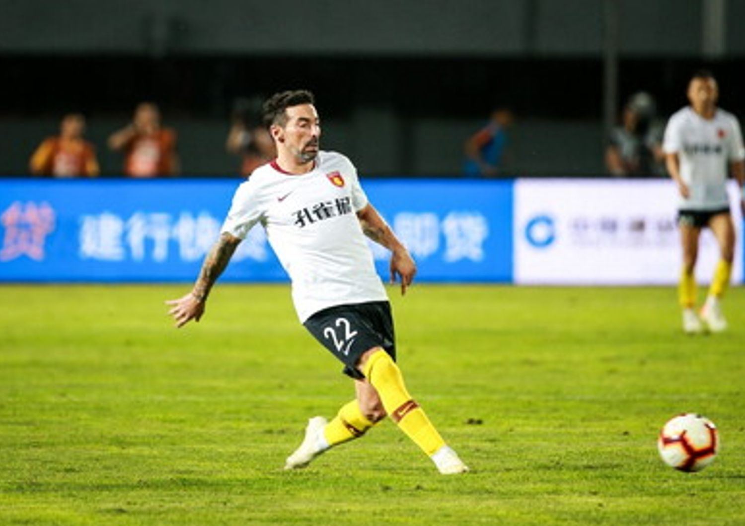 Ezequiel Lavezzi, quando giocava in Cina