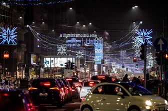 Shopping natalizio last minute e traffico impazzito