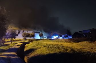 in fiamme impianto smaltimento rifiuti roma provincia