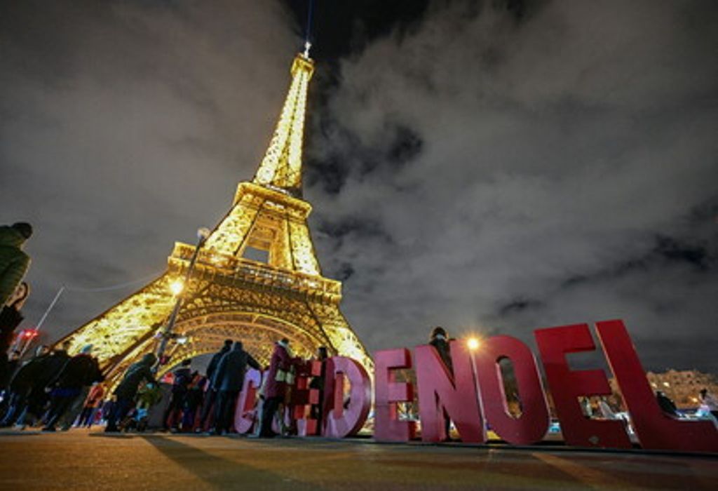 Torre Eiffel chiusa per sciopero nel centenario della morte del