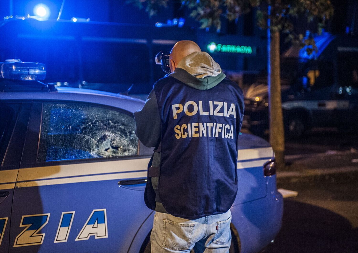 Squadra della polizia in azione