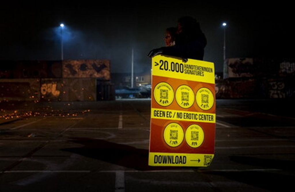 Proteste contro il trasferimento del quartiere a luci rosse