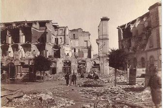 Piazza del Collegio Militare a Messina dopo il terremoto