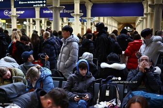 Passeggeri bloccati alla stazione di St. Pacras, Londra, 30 dicembre 2023