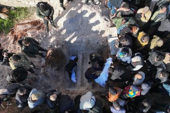 Siria, funerale dopo un attacco a Idlib