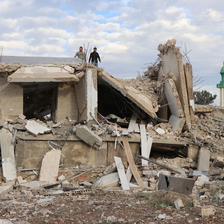 Un edificio nel Sud del Libano danneggiato da un raid israeliano