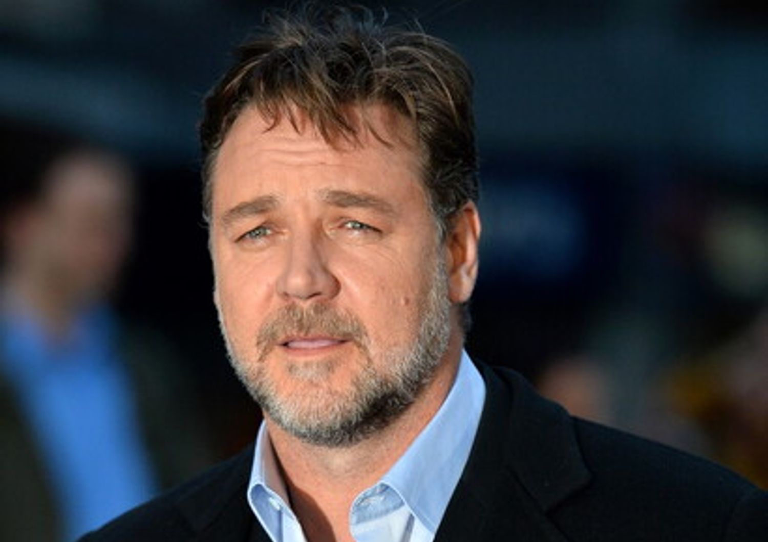 Russell Crowe discendo dall'ultimo decapitato del Regno Unito