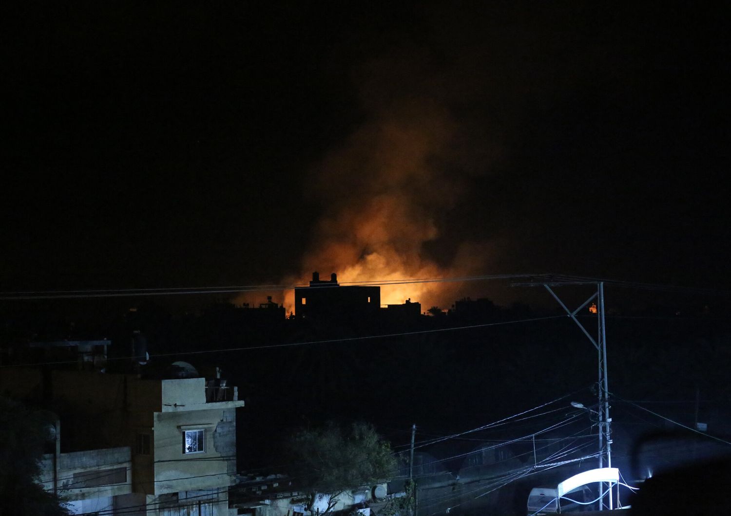 Bombardamento notturno su Gaza