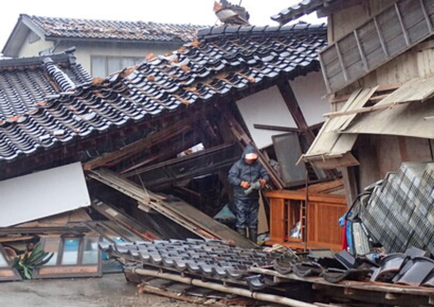 Una casa distrutta a&nbsp;Nanao, nella prefettura di Ishikawa - Giappone