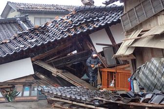 Una casa distrutta a&nbsp;Nanao, nella prefettura di Ishikawa - Giappone