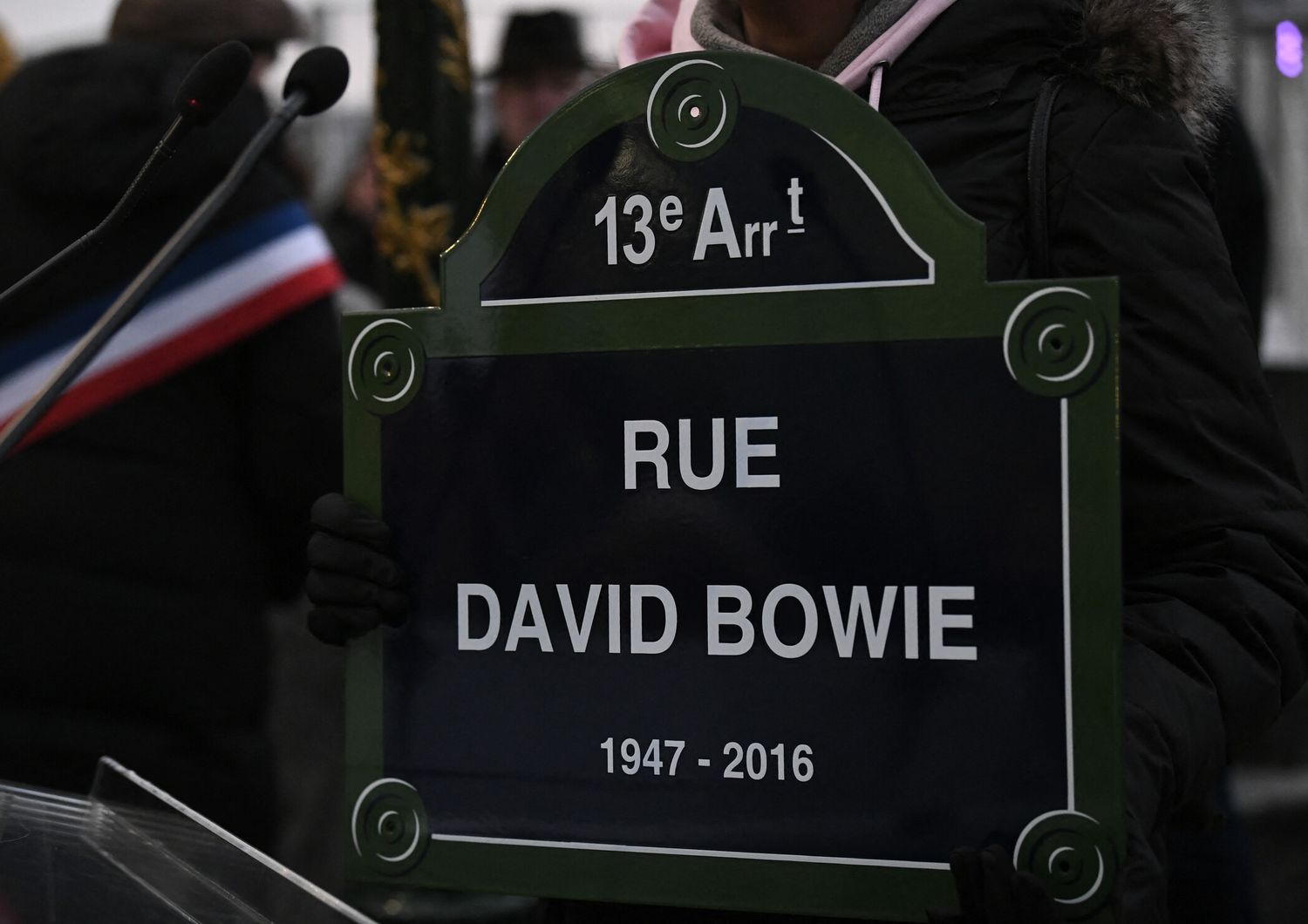 &nbsp;L'insegna della nuova strada dedicata a Bowie, inaugurata a Parigi l'8 gennaio 2024