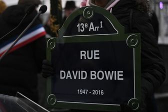 &nbsp;L'insegna della nuova strada dedicata a Bowie, inaugurata a Parigi l'8 gennaio 2024