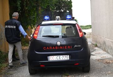 Minaccia coetanei con storditore elettrico, 14enne bloccato nei Paesi  Vesuviani - il Fatto Vesuviano