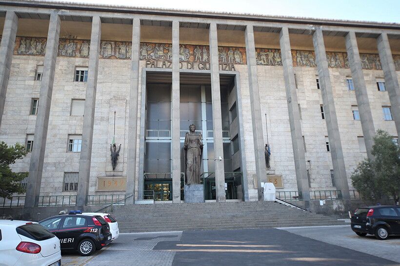 Tribunale di Catania, ingresso