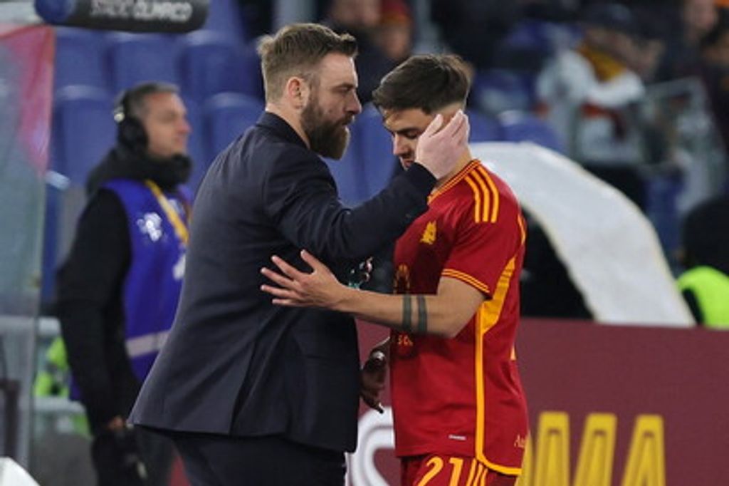 Daniele De Rossi al suo esordio sulla panchina giallorossa