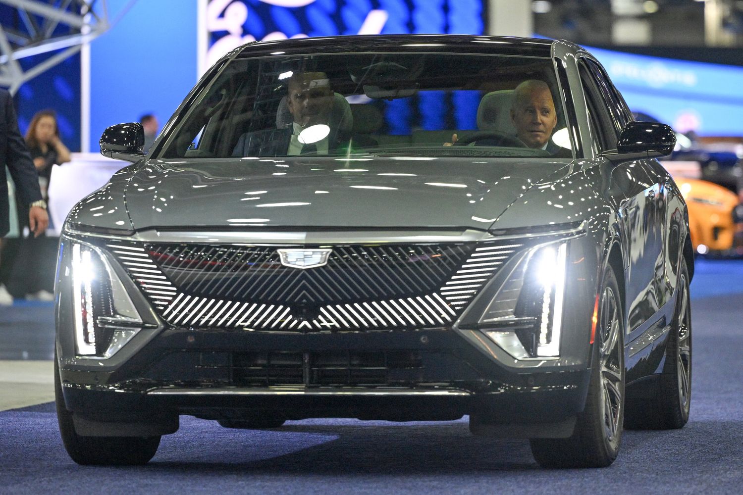 Il presidente Usa Biden alla guida della Cadillac Lyriq&nbsp;