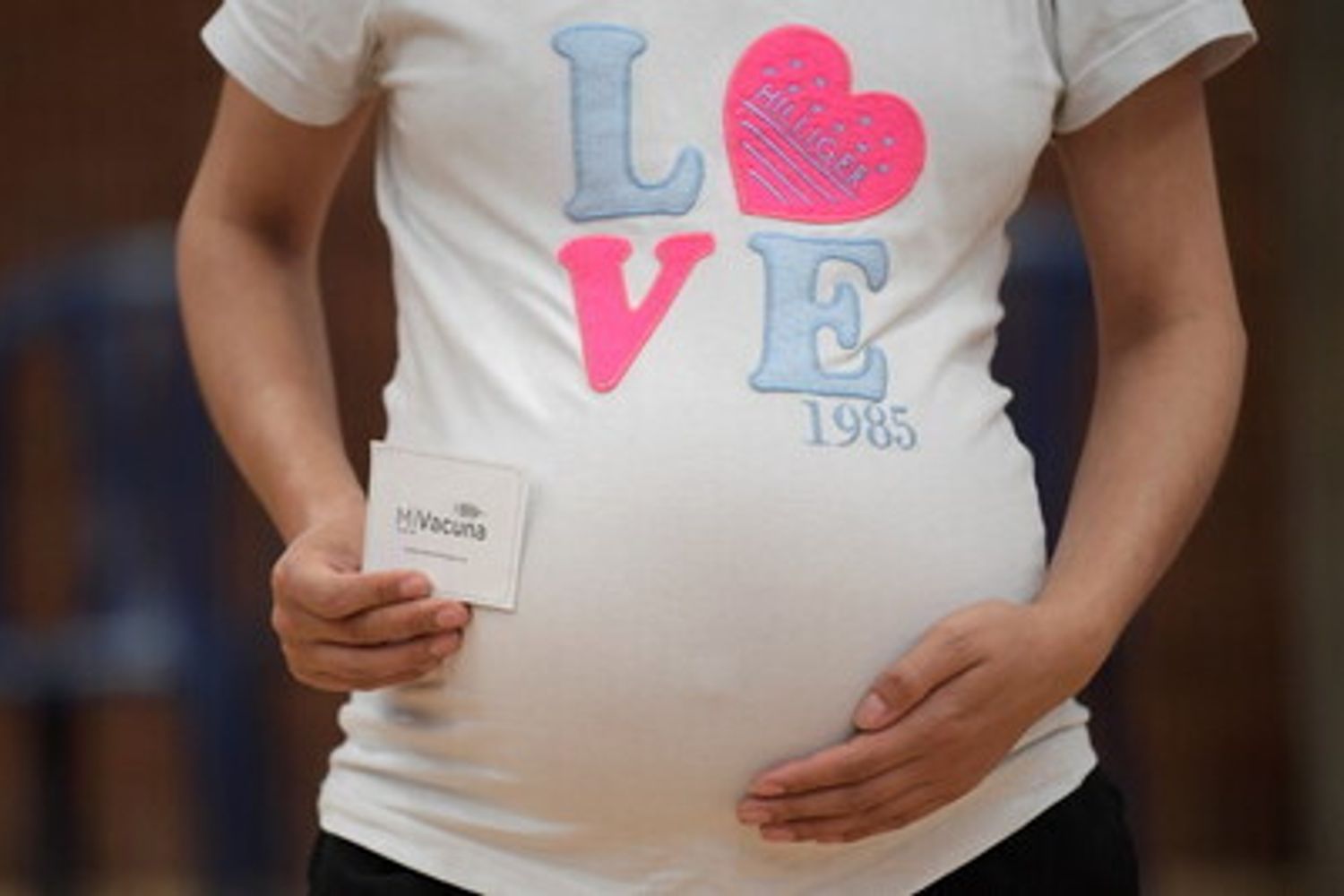 Una donna in gravidanza dopo il vaccino