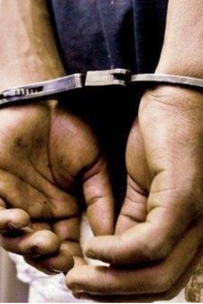 Extracomunitario immigrato migrante tunisino marocchino arrestato arresto manette - youreporter