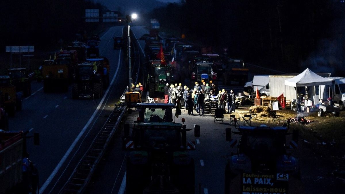 Blocchi autostradali agricoltori francesi