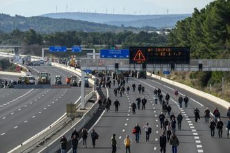 francia autostrade bloccate protesta agricoltori